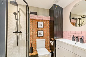 Towels - 2 Bed in Roughton (oc-g27521) (Roughton)