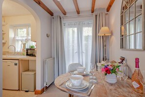 Dining - 2 Bed in Cromer (oc-s1149) (Cromer)