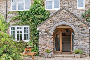 Exterior detail - 4 Bed in Two Mile Oak (oc-b27535) (Ipplepen)