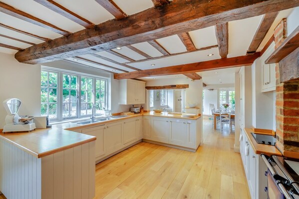 Dishwasher, cookware/dishes/utensils