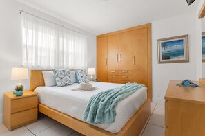 Appart'hôtel Confort, 1 grand lit et 1 canapé-lit, climatisation, vue piscine | Fer et planche à repasser, Wi-Fi gratuit