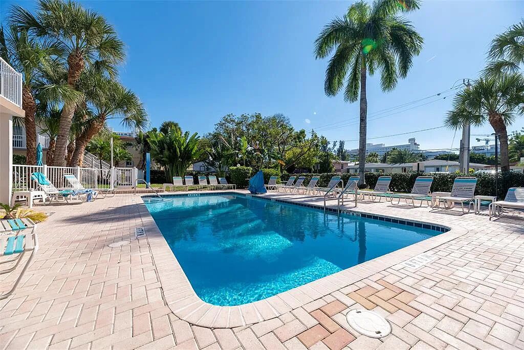 Hồ bơi ngoài trời, dù/ô trên bãi biển/hồ bơi 