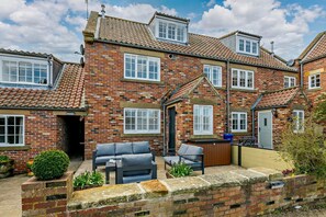Terrace/patio - 3 Bed in Ruswarp (oc-wa264) (Ruswarp)