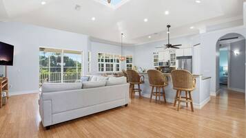 Televisión y oficina