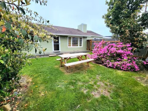 Downtown Getaway- spacious house perfect for families.