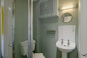 Towels - 2 Bed in Spennithorne (oc-s27544) (Spennithorne)