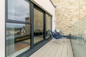 Terrace/patio - 2 Bed in Newquay (oc-e26943) (Newquay)