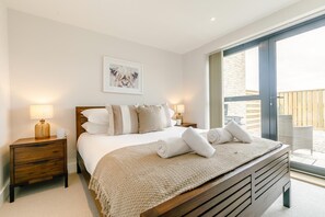 Iron/ironing board, free WiFi, bed sheets - 2 Bed in Newquay (oc-e26943) (Newquay)