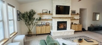 River Mountain Retreat • 5BR House w/ Dual Masters + Pool, Tennis & River Access