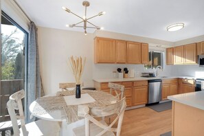Dining - Private, Pet-Friendly Portland Retreat (Portland)