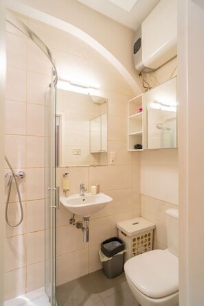 Hair dryer, towels, toilet paper - Kraków Old Town Studio N1 – by Rentujemy (Kraków)