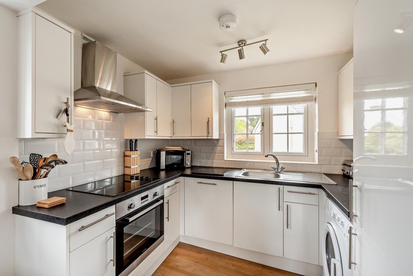 Lave-vaisselle, chaise haute