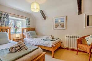 Iron/ironing board, free WiFi, bed sheets - 2 Bed in Weybourne (oc-b16181) (Weybourne)