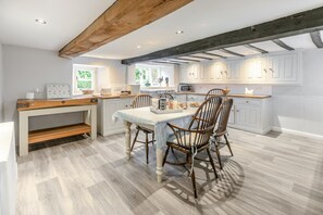 Dining - 3 Bed in Lee (oc-l27551) (Ilfracombe)