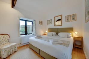 3 bedrooms, iron/ironing board, travel cot, free WiFi - 3 Bed in St. Minver (oc-litmow) (Saint Minver)