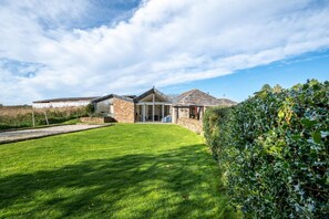 Exterior - 3 Bed in St. Minver (oc-litmow) (Saint Minver)