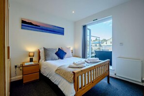Iron/ironing board, free WiFi, bed sheets - 1 Bed in Swanage (oc-k9546) (Swanage)
