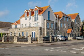 Exterior - 1 Bed in Swanage (oc-k9546) (Swanage)