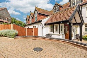 Exterior - 2 Bed in Mundesley (oc-s27656) (Mundesley)