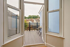 Interior - 3 Bed in Mumbles (oc-t27675) (The Mumbles)