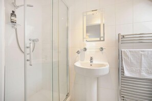 Towels - 3 Bed in Docking (oc-t27672) (Docking)