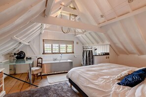 Travel cot, free WiFi, bed sheets - 4 Bed in Stalham (oc-t27655) (Stalham)