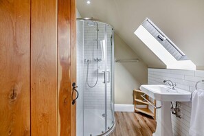 Towels - 3 Bed in Belford (oc-f27601) (Adderstone with Lucker)