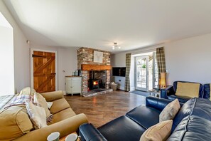 TV, fireplace - 3 Bed in Belford (oc-f27601) (Adderstone with Lucker)