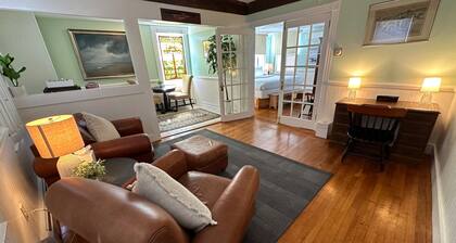 Entire Historic 5 Bed 5 Bath Inn Sleeps 17