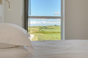 مكواة/لوح كي وواي فاي مجانًا وملاءات أسرّة