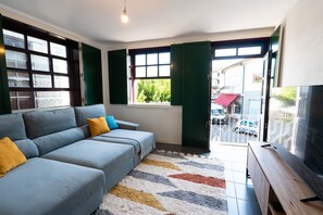 TV - Cinfães – Historic House in the Heart of the Village (Cinfaes)