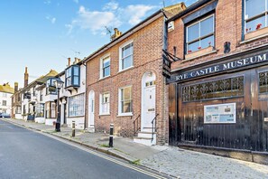 Exterior - 2 Bed in Rye (oc-c11502) (Rye)