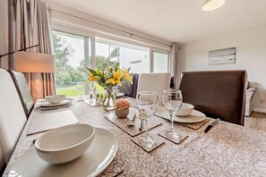 Dining - 2 Bed in Saundersfoot (oc-s27727) (Saundersfoot)