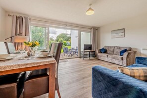 TV - 2 Bed in Saundersfoot (oc-s27727) (Saundersfoot)