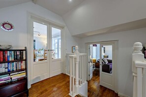 Interior - 4 Bed in Tenby (oc-t27576) (Tenby)