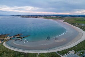 Beach - 4 Bed in Beadnell (oc-b27650) (Beadnell)