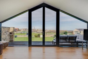 Fireplace - 4 Bed in Beadnell (oc-b27650) (Beadnell)