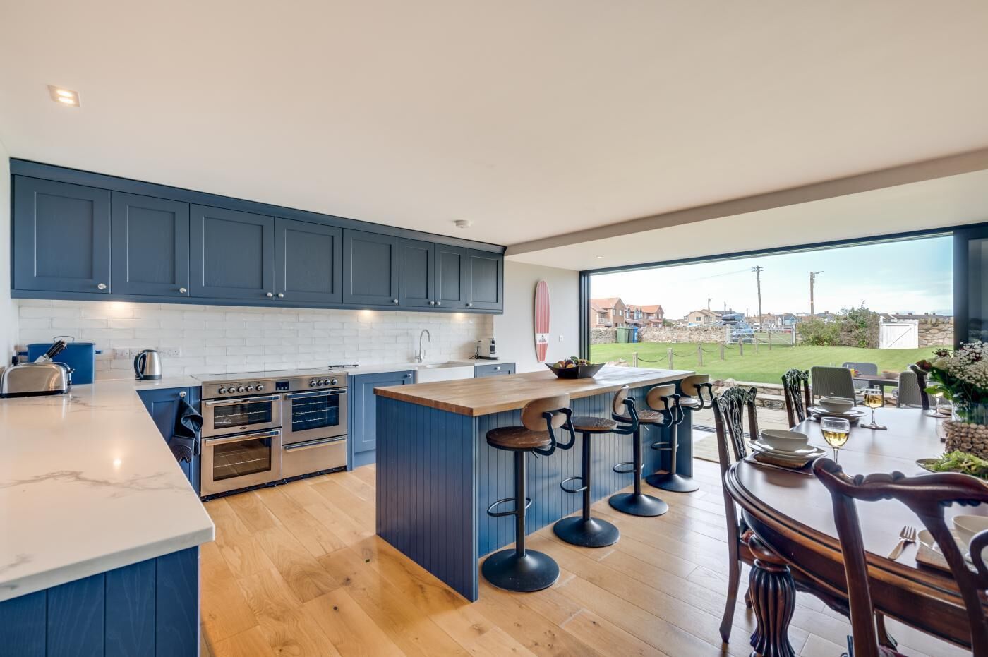 Lave-vaisselle, chaise haute