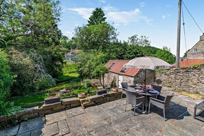 Outdoor dining - 2 Bed in Hutton-le-Hole (oc-h27724) (Hutton-le-Hole)