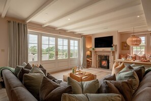 Living area - 3 Bed in Wittersham (oc-m27683) (Wittersham)