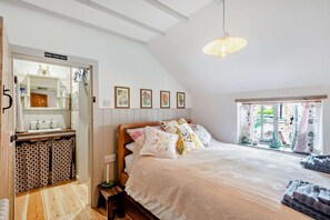 واي فاي مجانًا وملاءات أسرّة