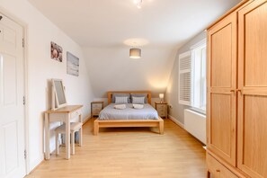 Free WiFi, bed sheets - 2 Bed in Wells-next-the-Sea (oc-s27768) (Wells-next-the-Sea)