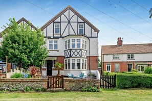 Exterior - 5 Bed in West Runton (oc-f27744) (West Runton)