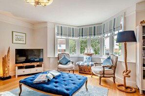 TV - 5 Bed in West Runton (oc-f27744) (West Runton)
