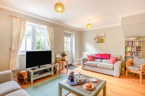 TV - 3 Bed in Wrentham (oc-m6144) (Wrentham)