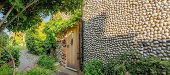 1 Bed in Blakeney (oc-d27752)