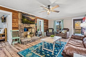 Smart TV, video games, table football, books - Private 1-Acre Retreat | Hot Tub - Game Room - Pets (Sevierville)