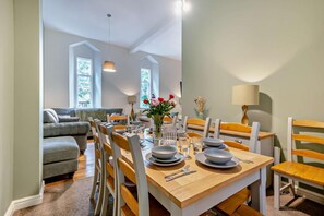 Dining - 4 Bed in Buxton (oc-c27743) (Buxton)