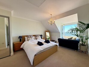 واي فاي مجانًا وملاءات أسرّة