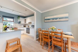 Microwave, oven, dishwasher, high chair - 3 Bed in Broad Haven (oc-s27796) (Broad Haven)